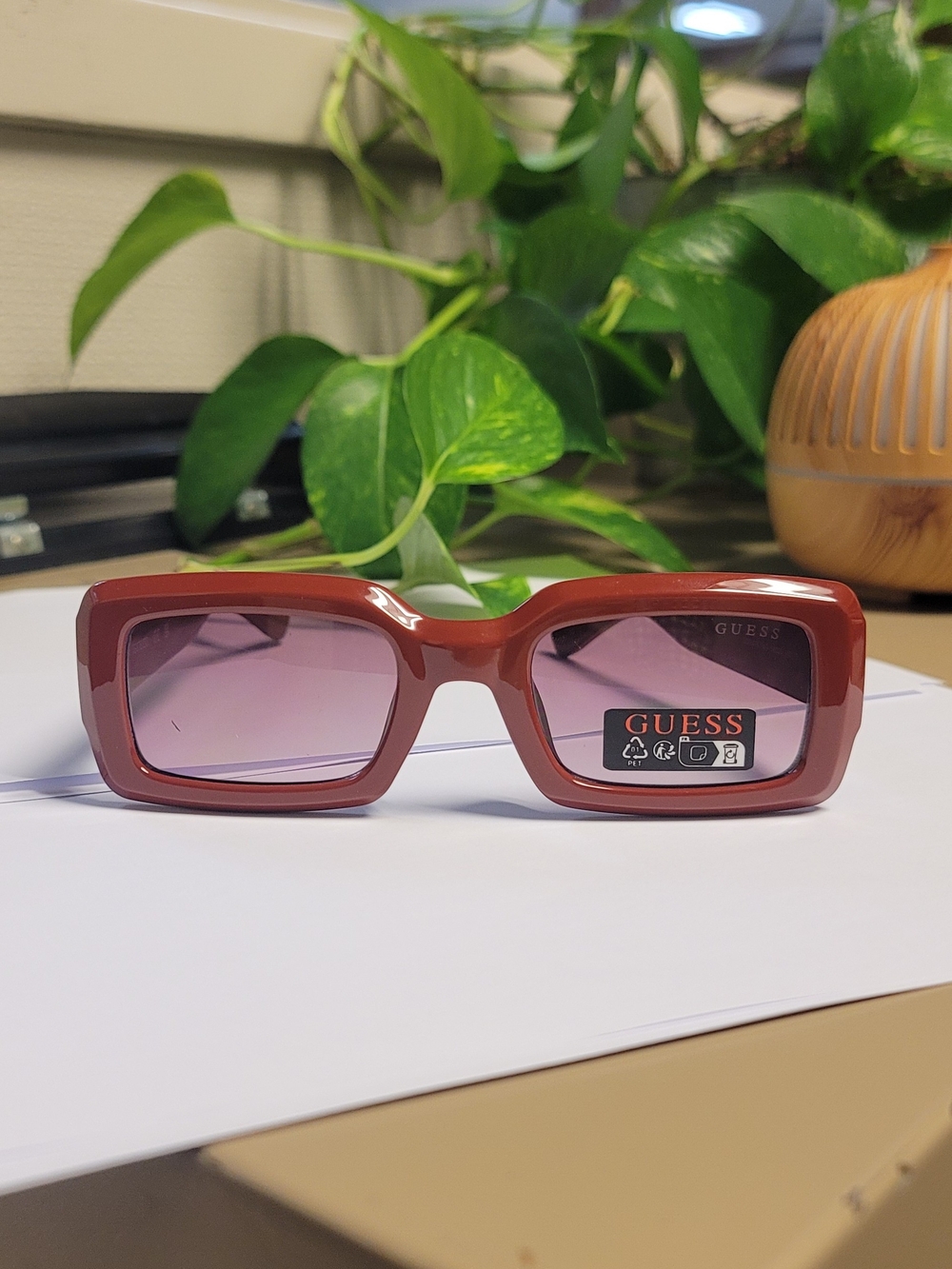 NWT GUESS Women's Rectangular Red Sunglasses